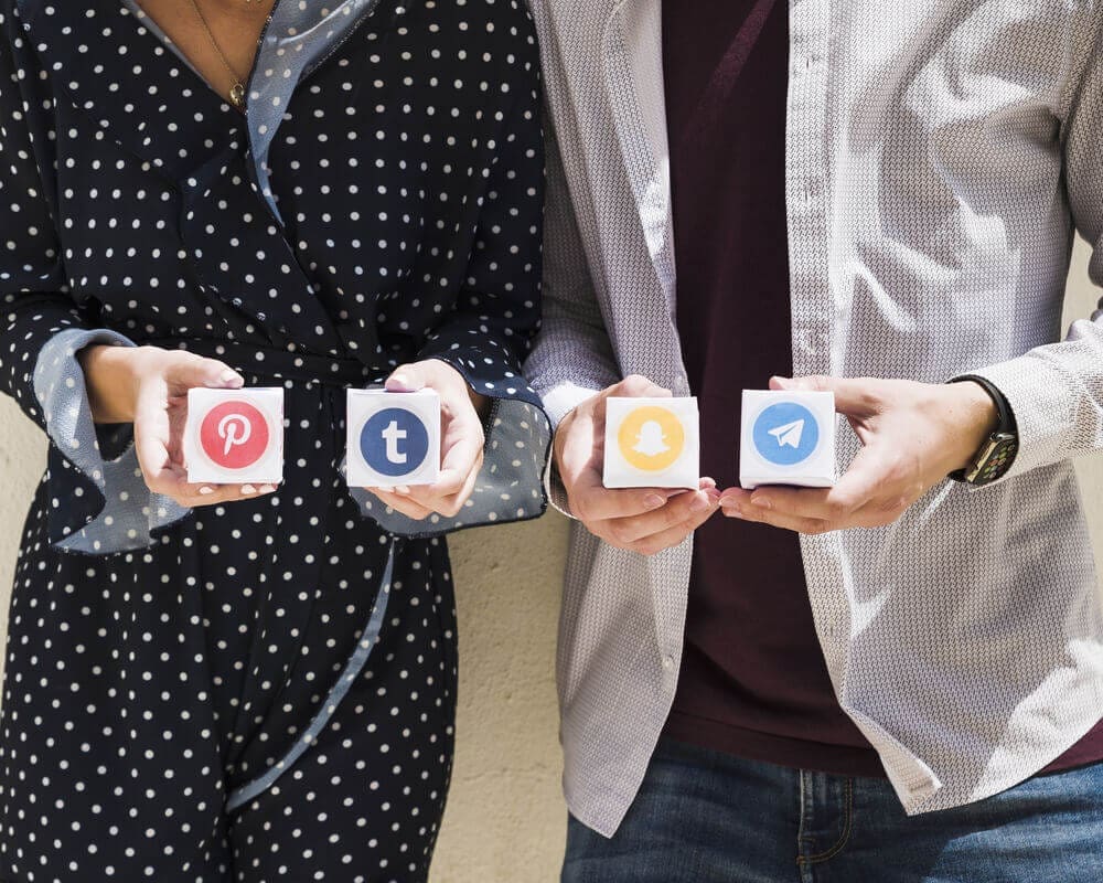 Retail business leveraging social media for rental marketing